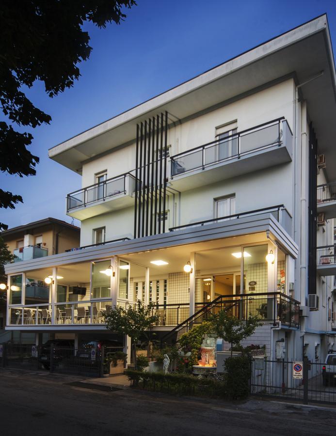 Hotel Latini Rimini Exteriör bild